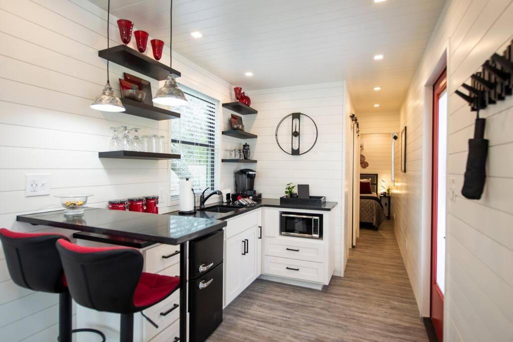 The Merlot House-Container Home 12 Min To Magnolia Bellmead Kültér fotó