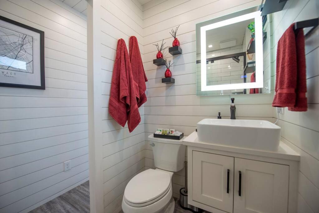 The Merlot House-Container Home 12 Min To Magnolia Bellmead Kültér fotó